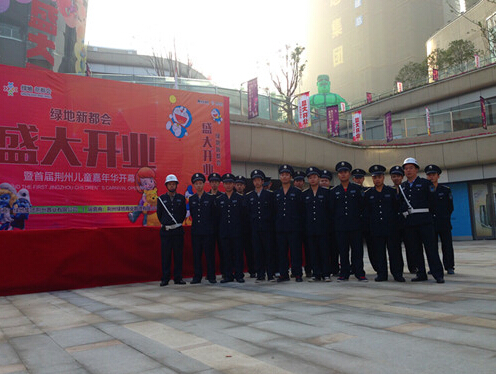 綠地新都會開業(yè)臨時(shí)執(zhí)勤 綠地新都會開業(yè)臨時(shí)執(zhí)勤